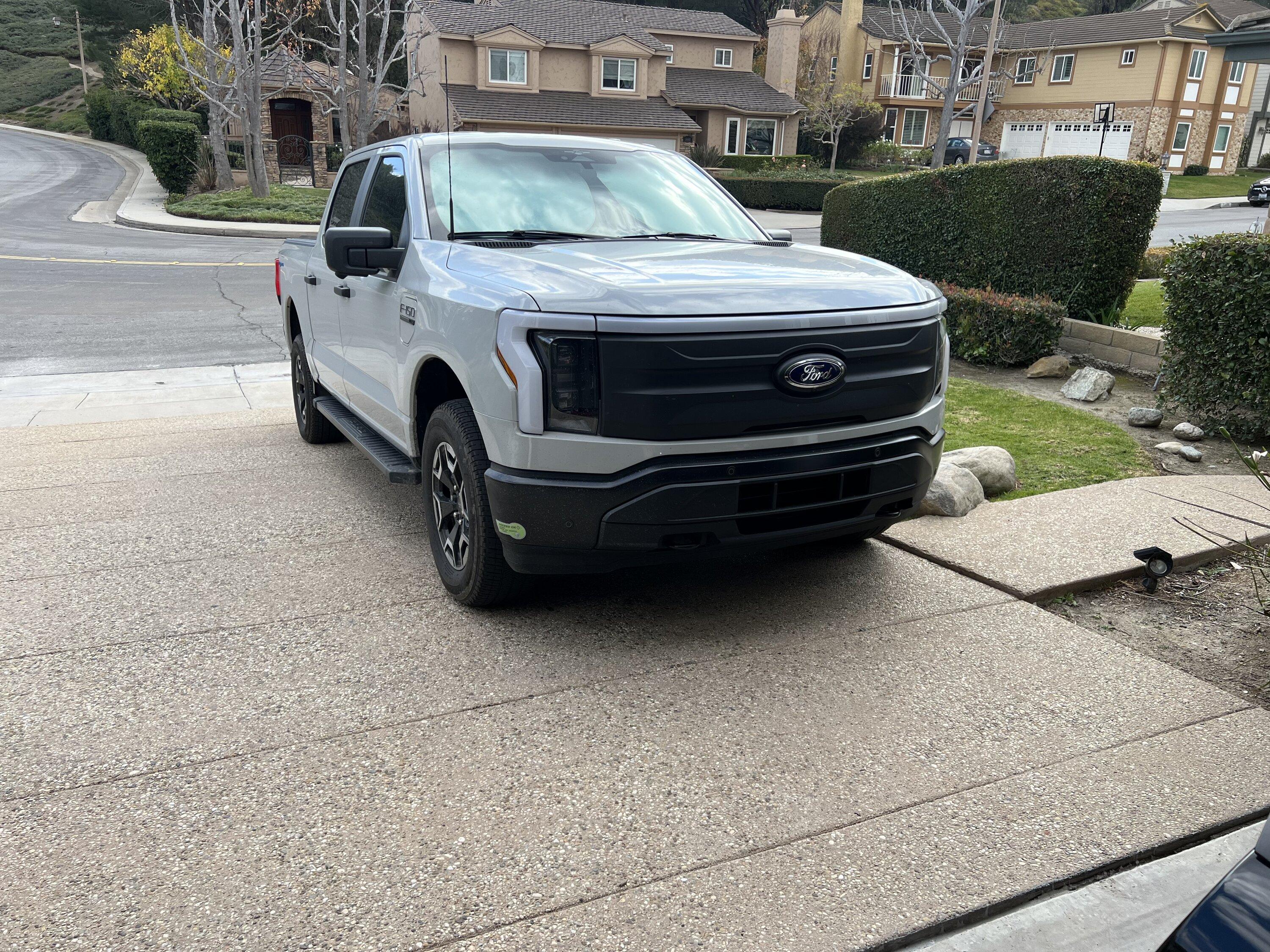 Ford F-150 Lightning How To: Front Light Bar on Lightning Pro IMG_4513