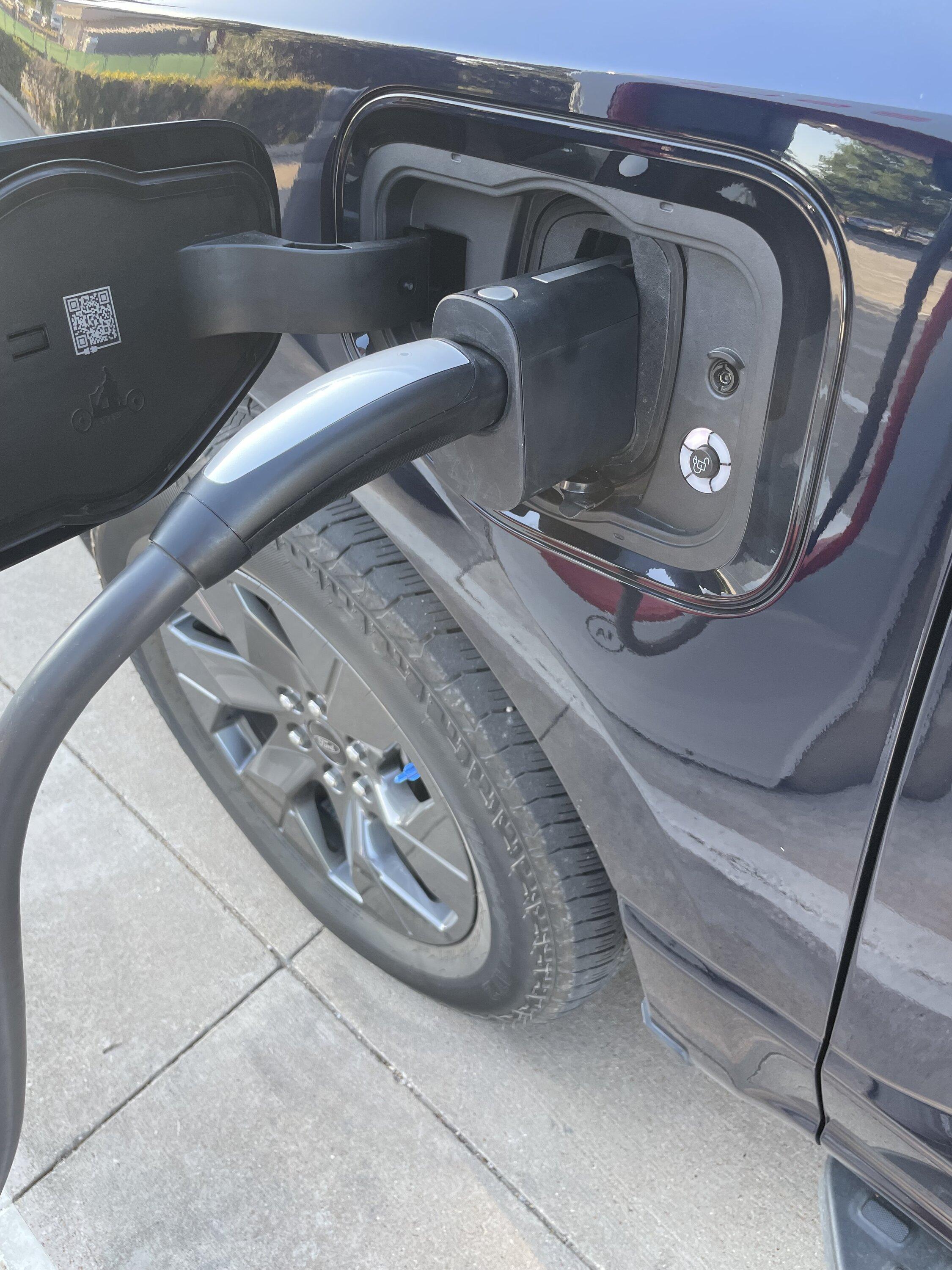 Ford F-150 Lightning Will New Tesla Superchargers have Magic Docks? IMG_4532