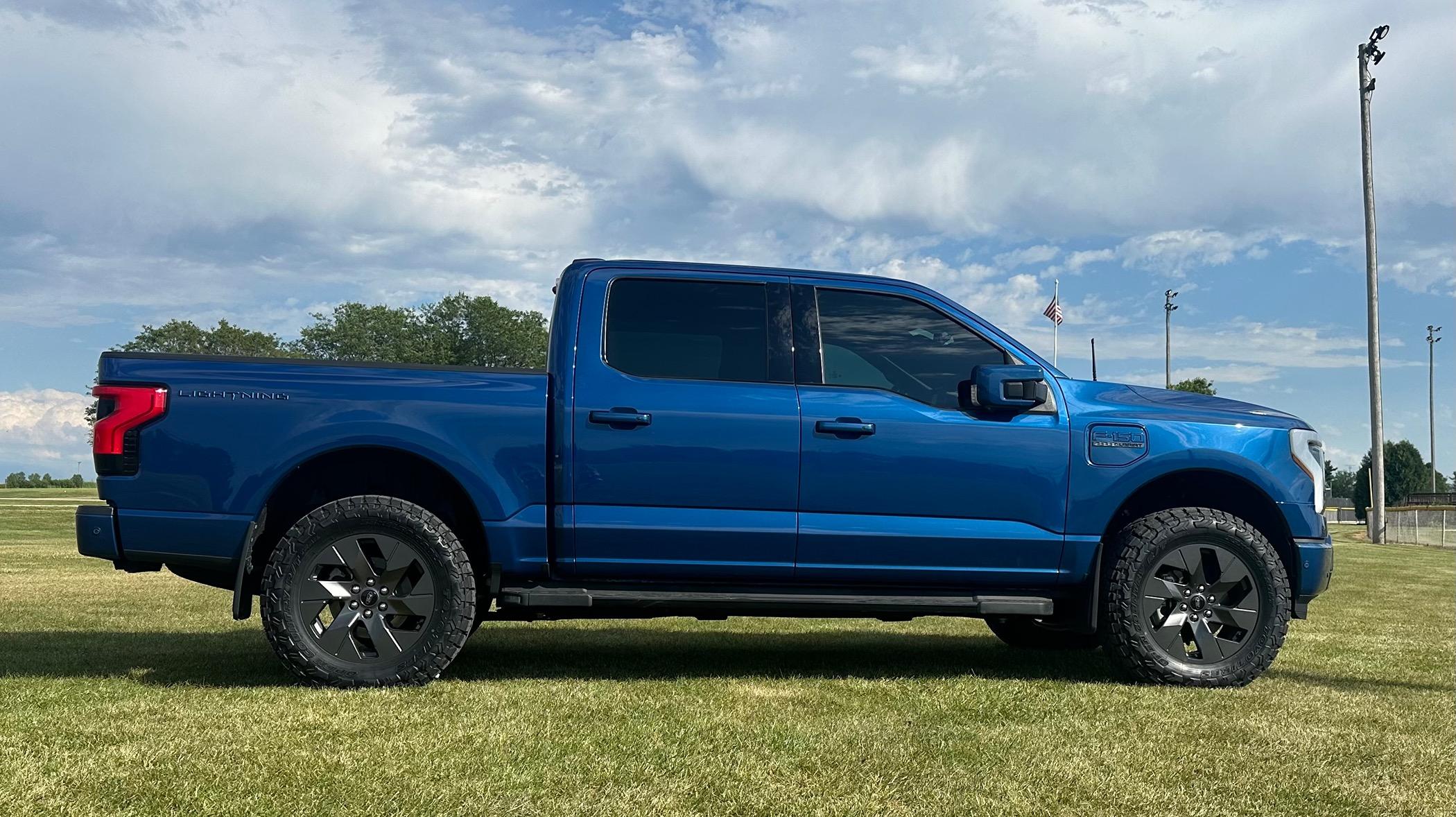 Ford F-150 Lightning Leveled on 35” Toyo RT Trail Tires IMG_4615