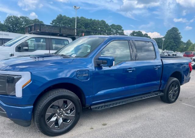 Ford F-150 Lightning ✅ 6/6 Lightning Build Week Group IMG_4726