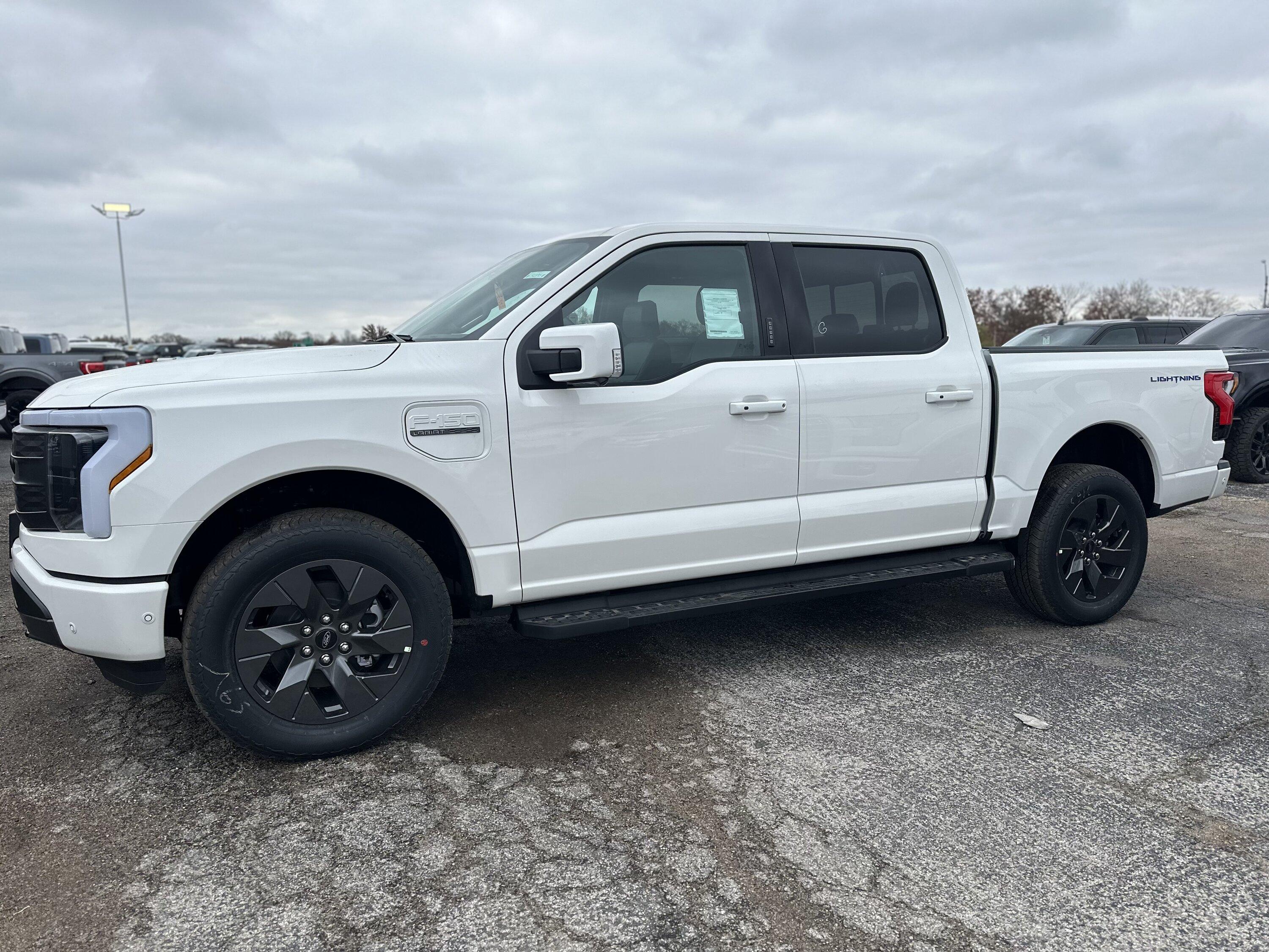 Ford F-150 Lightning ✅ 9/25/2023 Lightning Build Week Group (MY2023) IMG_4974