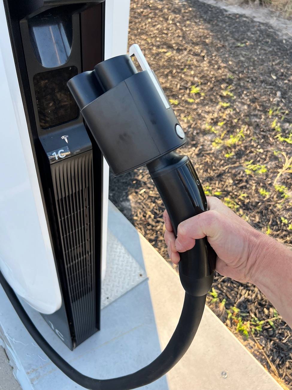 Ford F-150 Lightning First time charging at Tesla V4 Supercharger IMG_5854