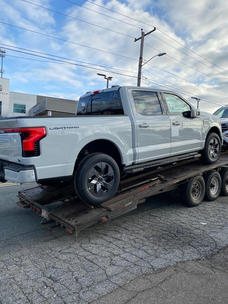 Ford F-150 Lightning ✅ 11/14 Lightning Build Week Group (MY2023) IMG_6057