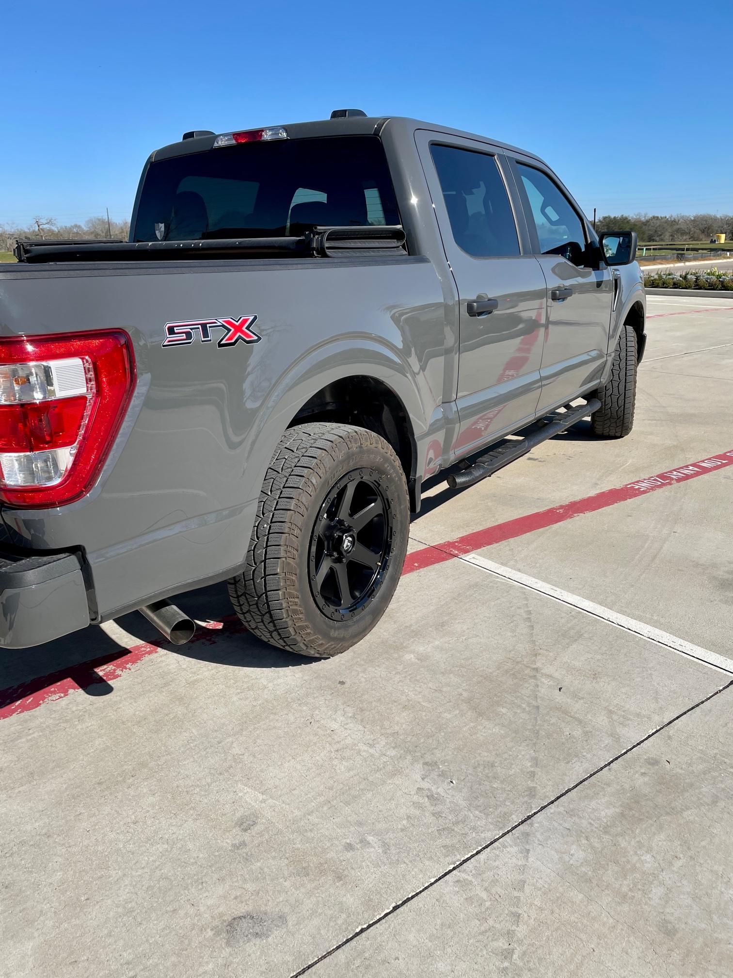 Ford F-150 Lightning Aftermarket Wheels / Tires Thread IMG_6256