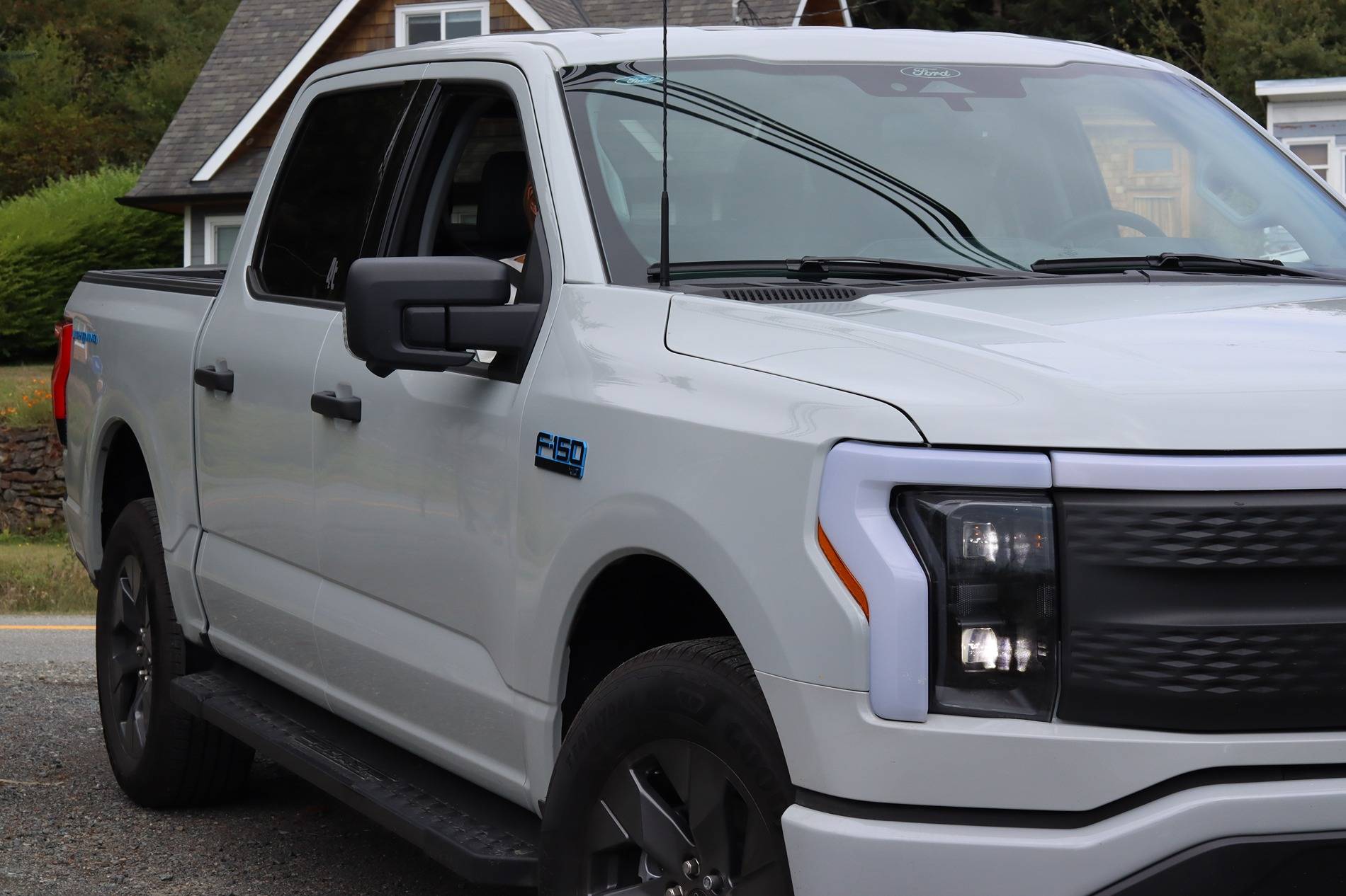 Ford F-150 Lightning 2024 F-150 Lightning XLT on Toyo Open Country A/T 3 tires + electric blue accents IMG_6361.JPG