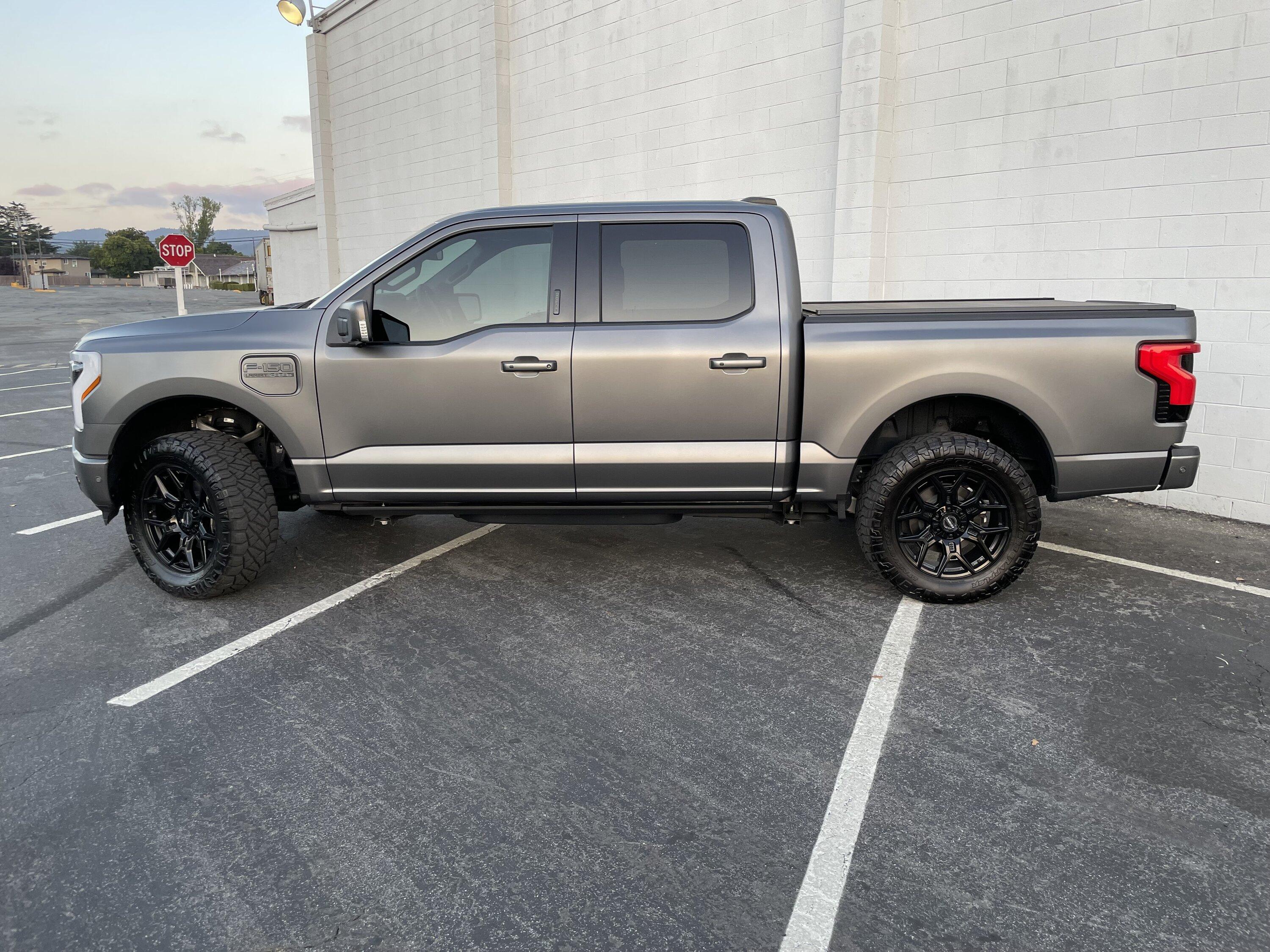 Ford F-150 Lightning 2022 Ford F150 Lightning Lariat ER - $61,900 IMG_6486