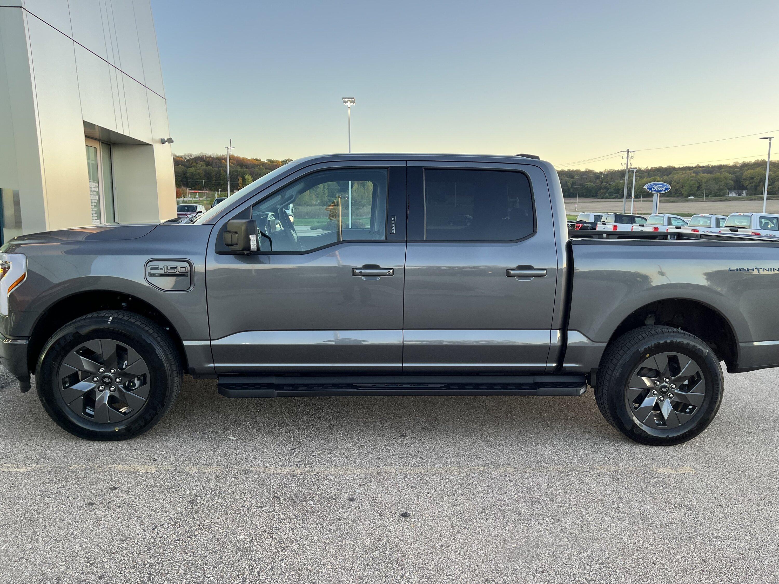 Ford F-150 Lightning ✅ 9/11/2023 Lightning Build Week Group (MY2023) IMG_6495