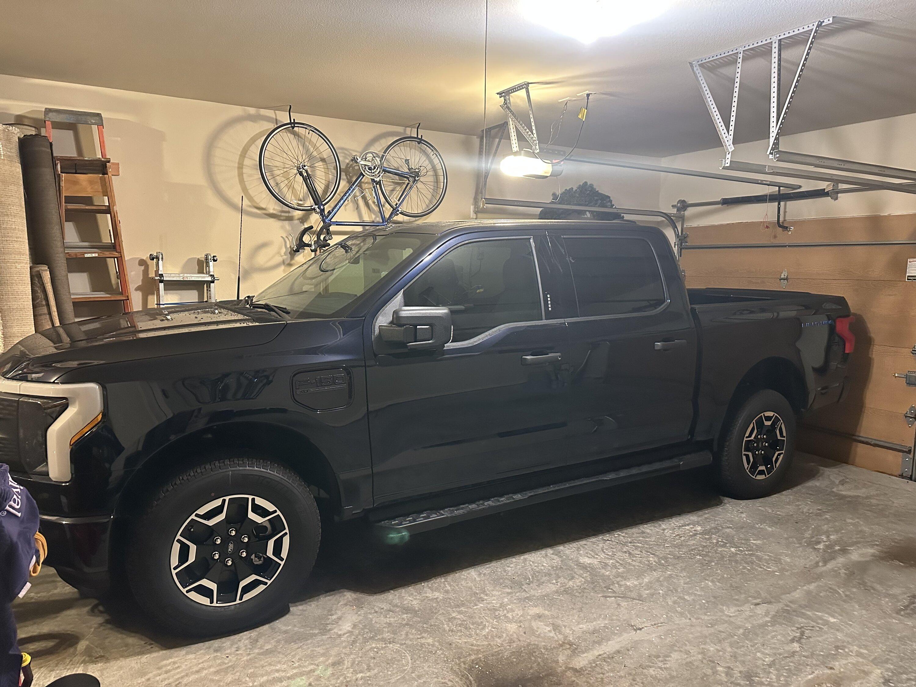 Ford F-150 Lightning ✅ 10/17/22 Lightning Build Week Group (MY22 & MY23) IMG_6724