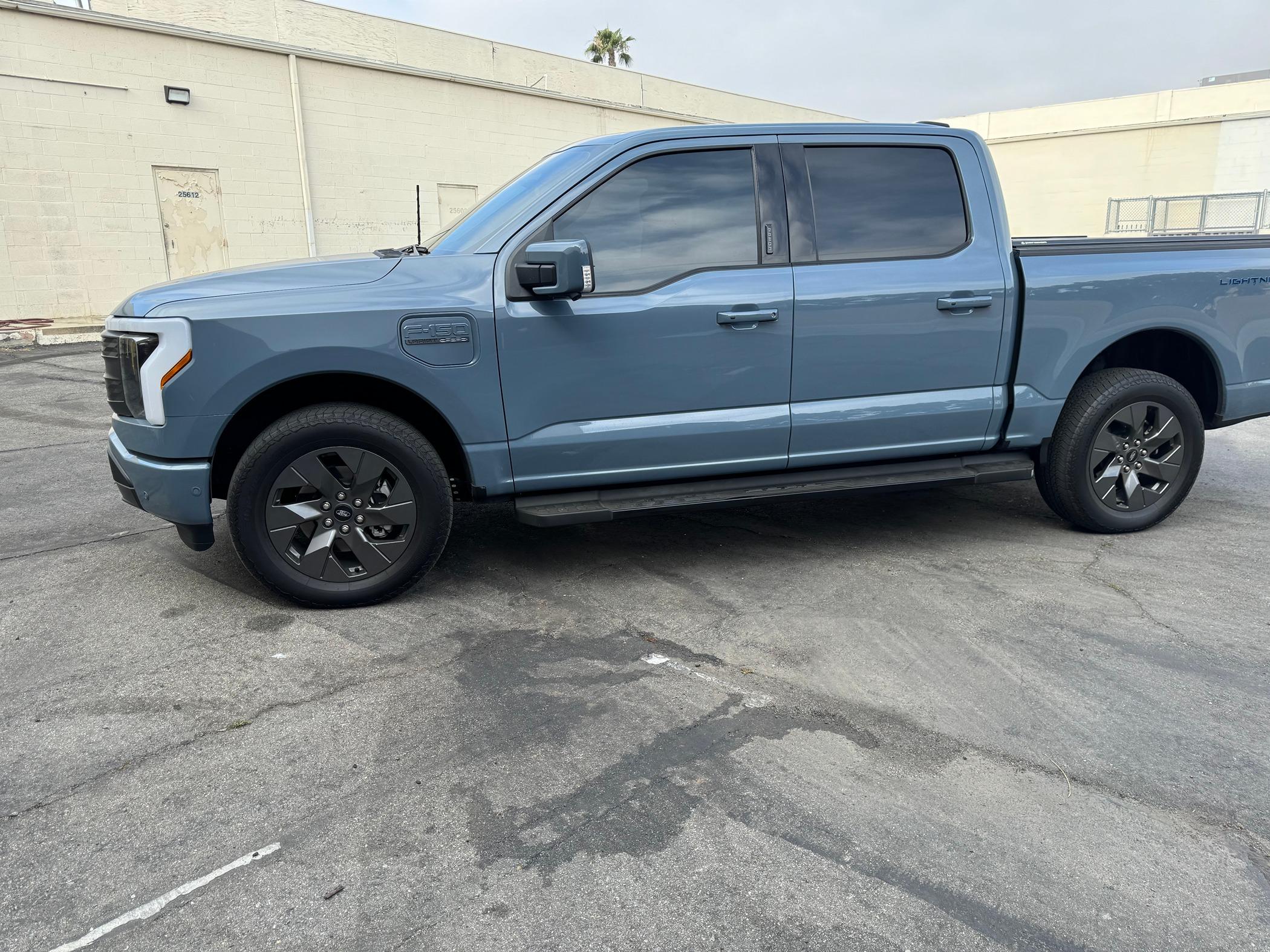 Ford F-150 Lightning FORD F-150 LIGHTNING LARIAT OR PLATINUM [PRICE DROP - QUICK SALE] IMG_8001