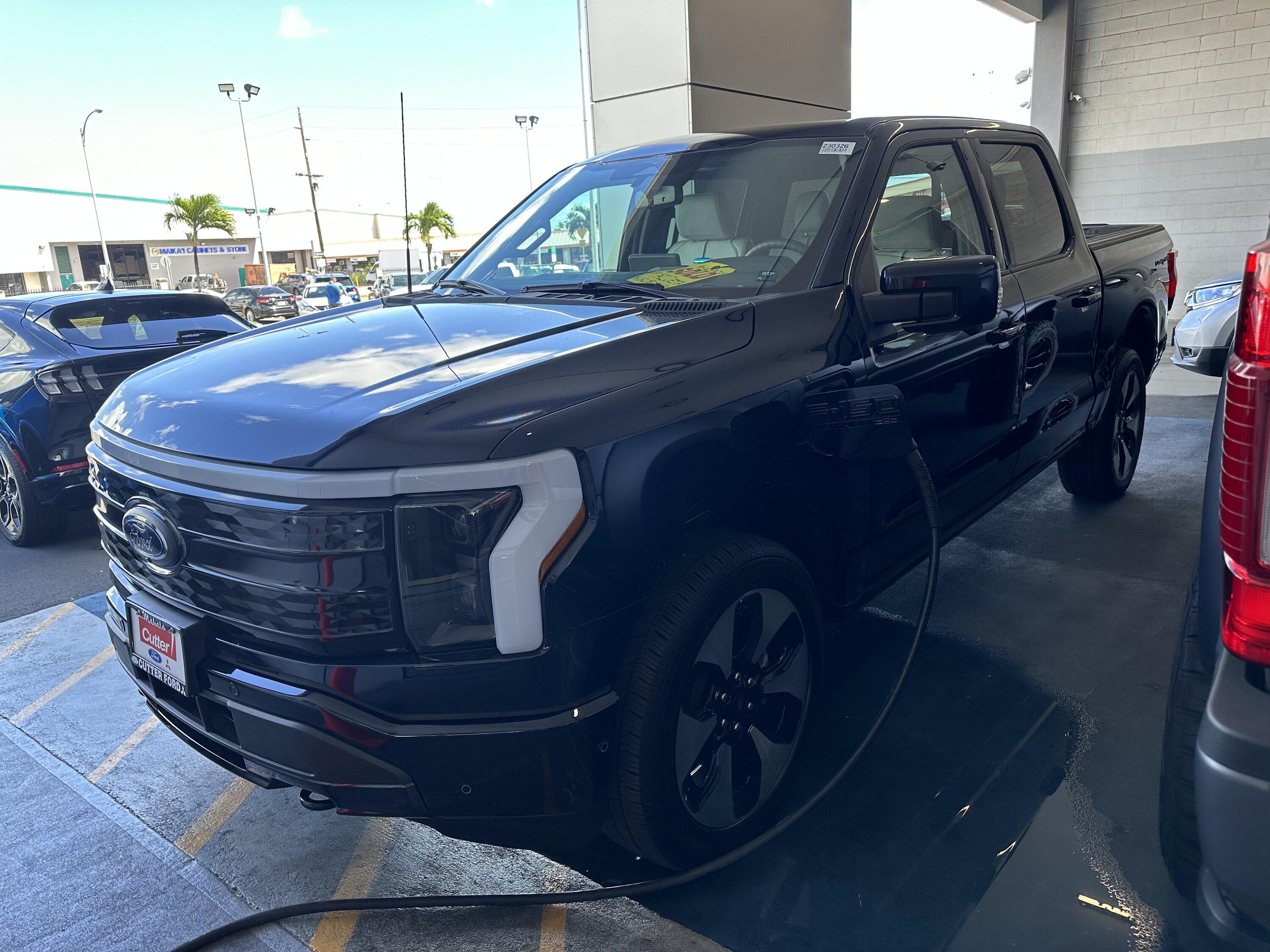 Ford F-150 Lightning 2023 Antimatter Blue Metallic Lightning (Ka uila) in Hawaii IMG_8059