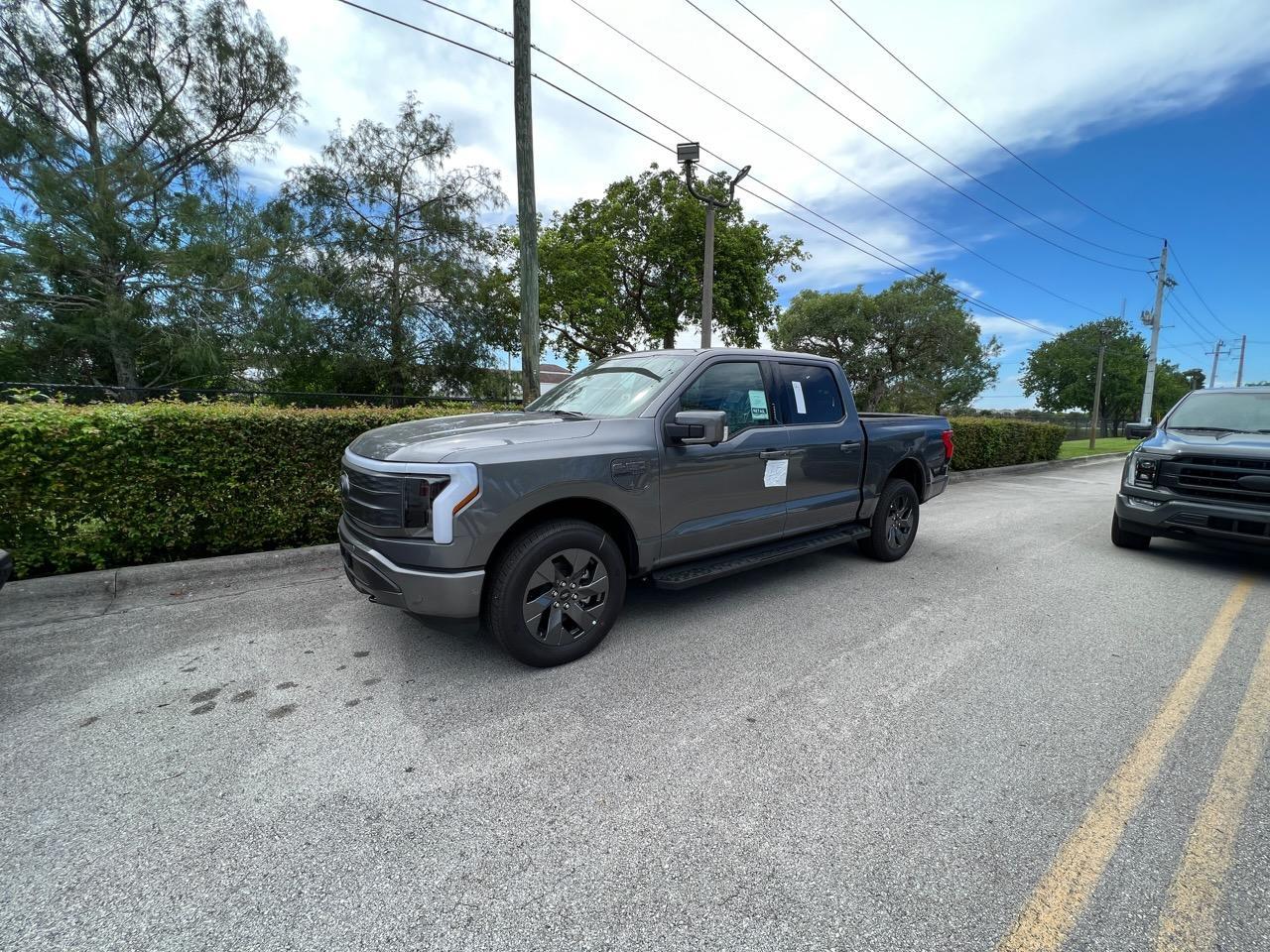 Ford F-150 Lightning ✅ 6/6 Lightning Build Week Group IMG_9636