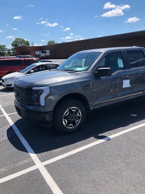 Ford F-150 Lightning ✅ 7/25 Lightning Build Week Group l1