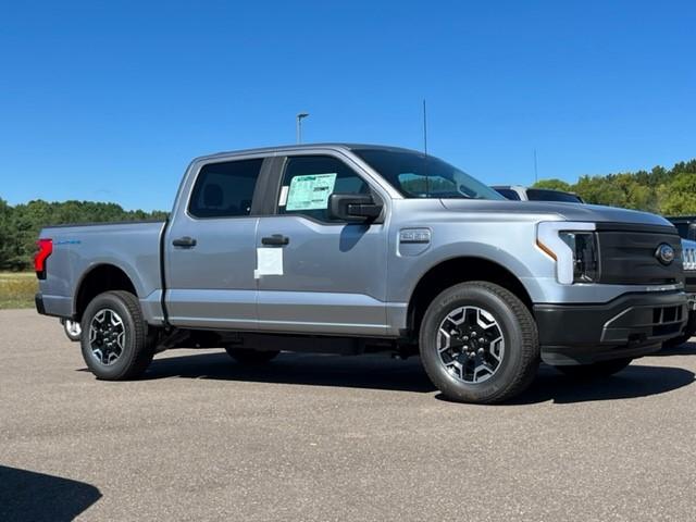 Ford F-150 Lightning ✅ 7/11/22 Lightning Build Week Group light4