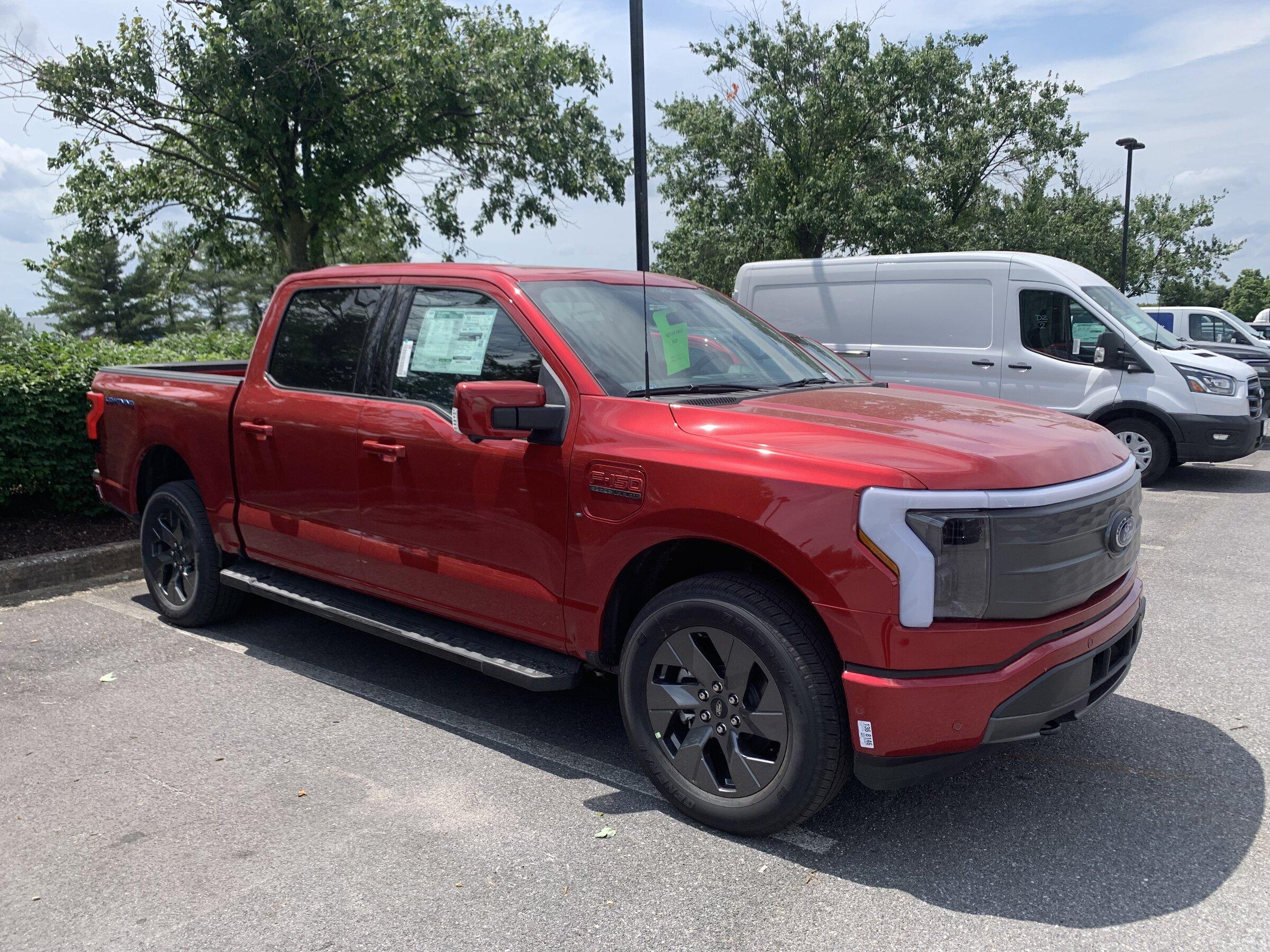 Ford F-150 Lightning ✅ 5/16 Lightning Build Week Group Lightning 1