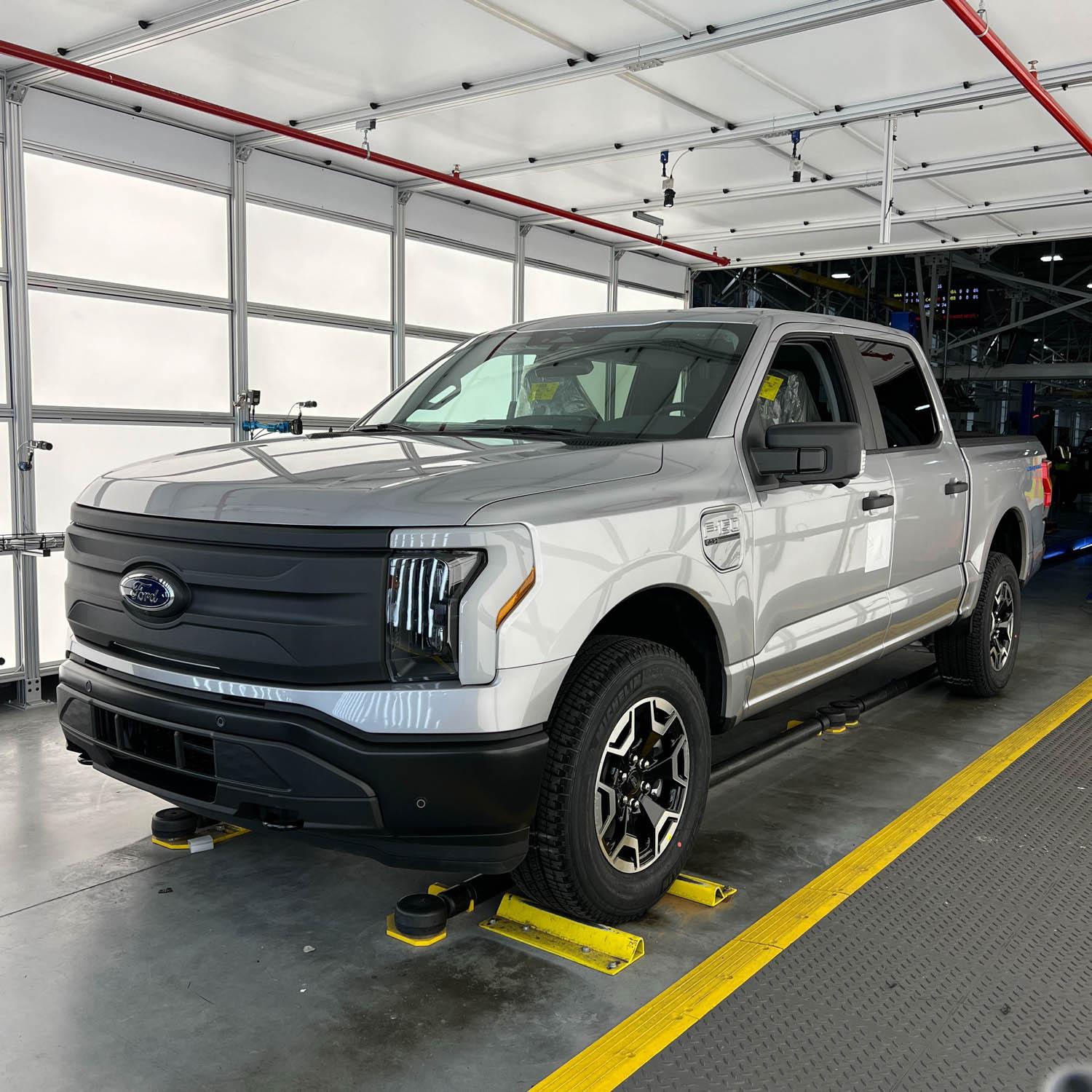 Ford F-150 Lightning ✅ 10/24 Lightning Build Week Group (MY2023) lightnin