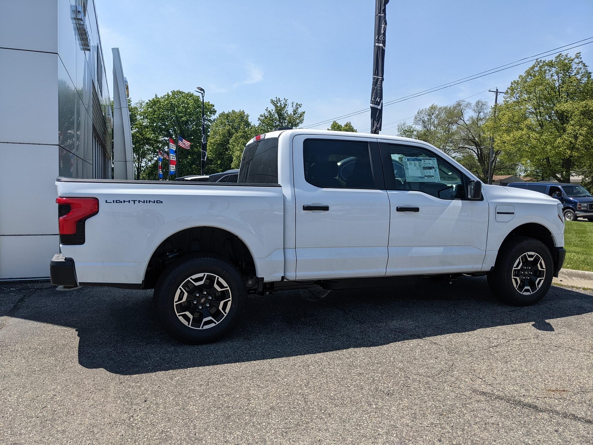 Ford F-150 Lightning OXFORD WHITE F-150 Lightning Photos & Club Oxford White F150 Lightning Pro 7