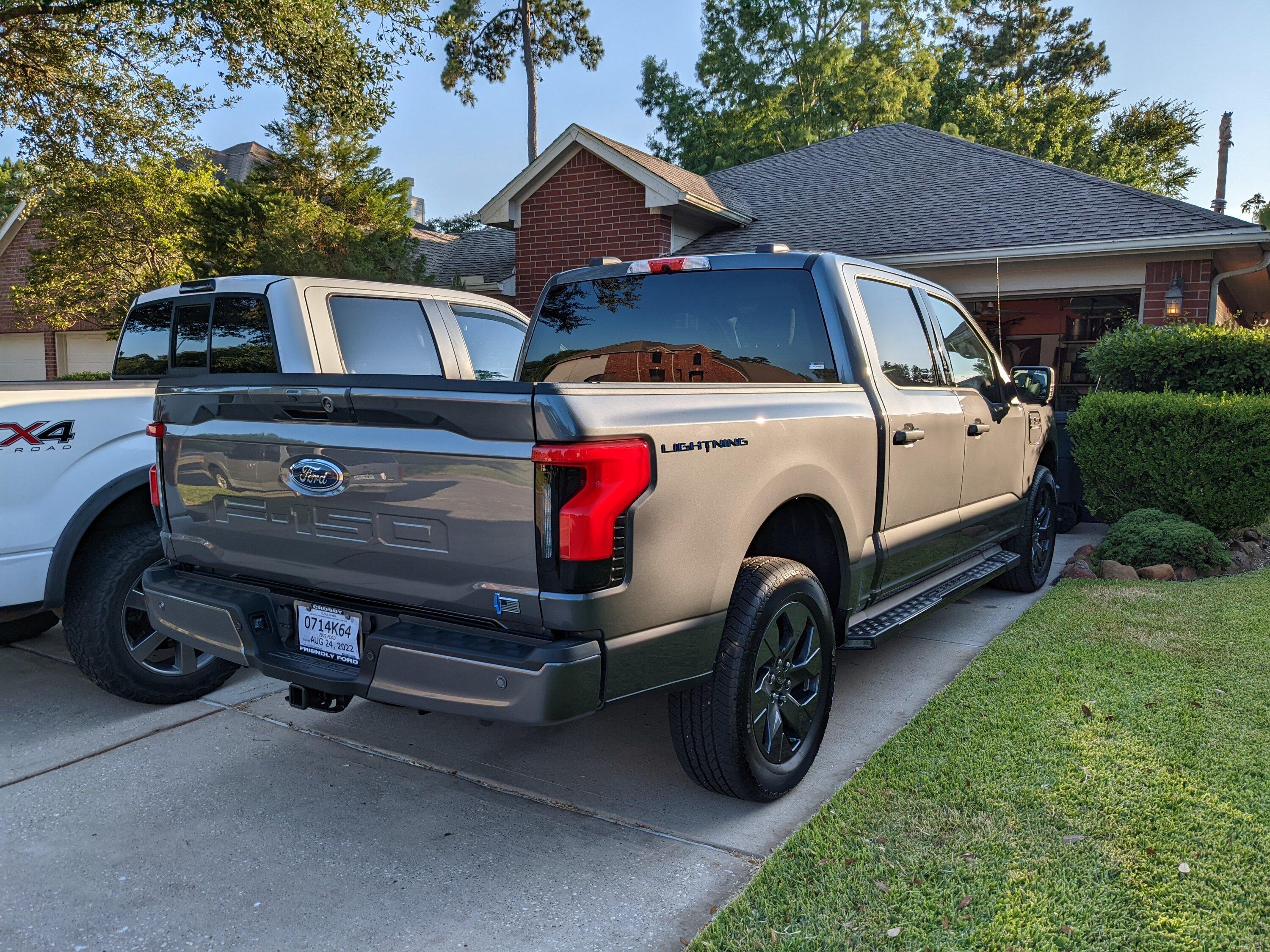 Ford F-150 Lightning FS 2022 Lightning Wheels and Tires 4K miles Takeoffs PXL_20220626_000215143.MP