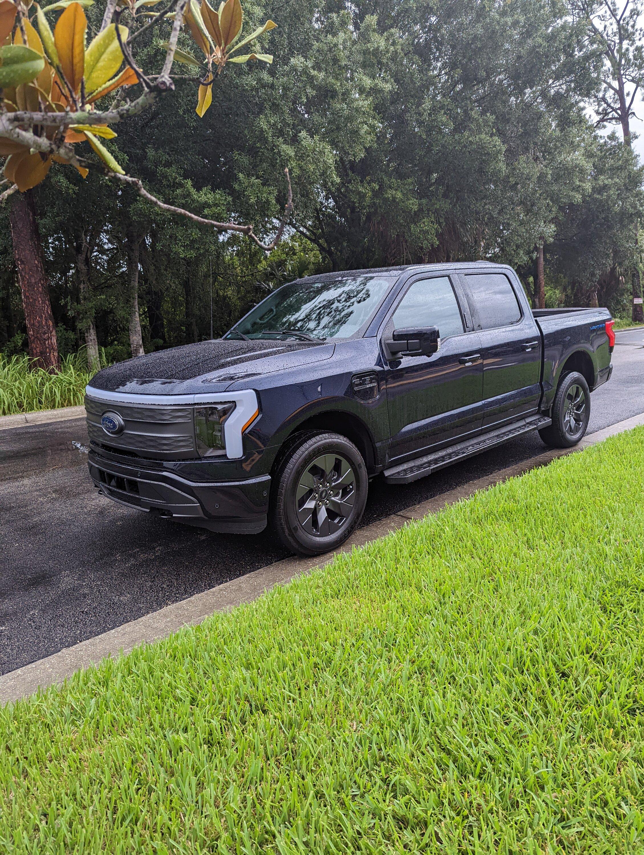 Ford F-150 Lightning ✅ 5/30 Lightning Build Week Group PXL_20220726_225750438