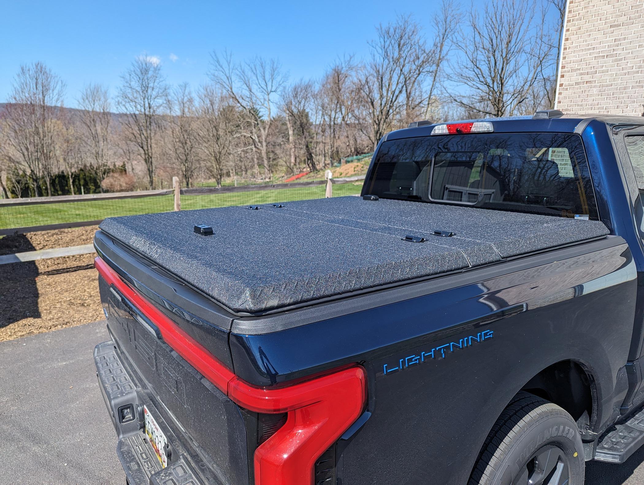 Ford F-150 Lightning Diamondback SE hard tonneau cover installed! PXL_20240329_165635028