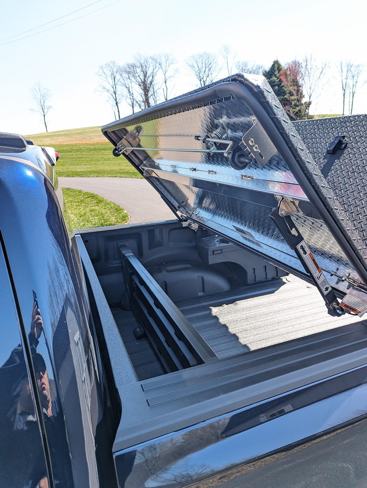 Ford F-150 Lightning Diamondback SE hard tonneau cover installed! PXL_20240329_170034586