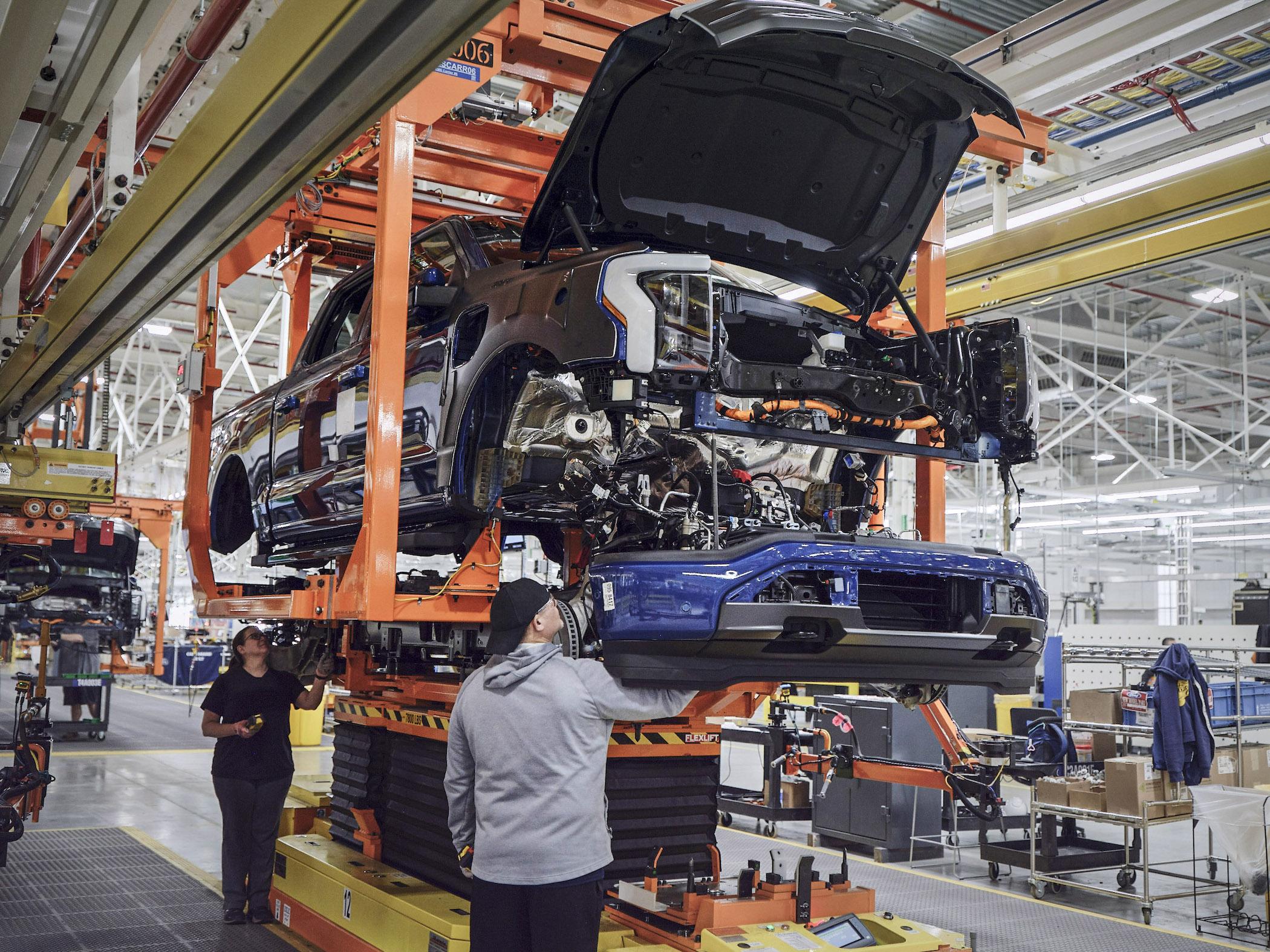 Ford F-150 Lightning 👷🏼‍♂️ Today Marks the Production Start For F-150 Lightning Trucks! -- Photos & Videos Rouge Electric Vehicle Center_03_ Jacqueline Lanz