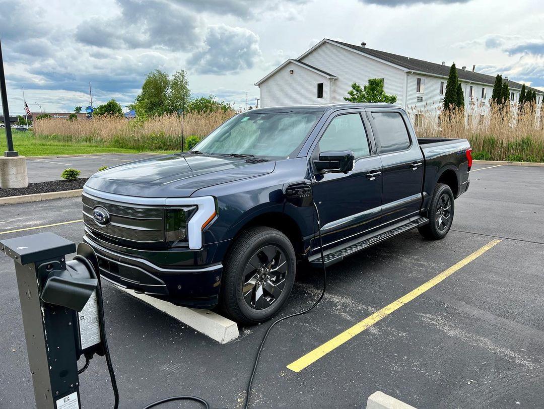 Ford F-150 Lightning SMOKED QUARTZ F-150 Lightning Photos & Club Smoked Quartz Metallic Ford Lightning F-150 2022 a