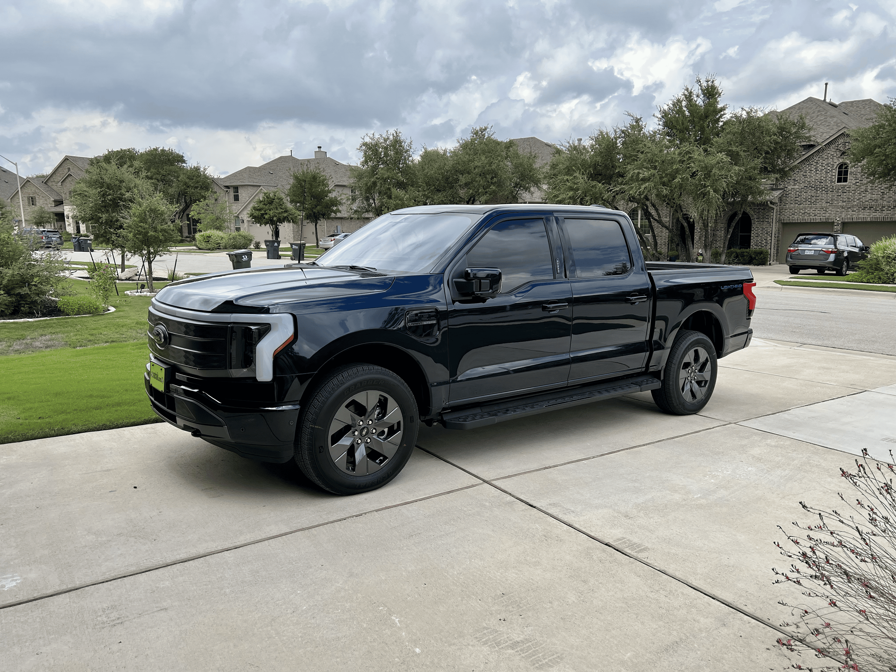 Ford F-150 Lightning Antimatter Blue Lightning tempImageTGFwt