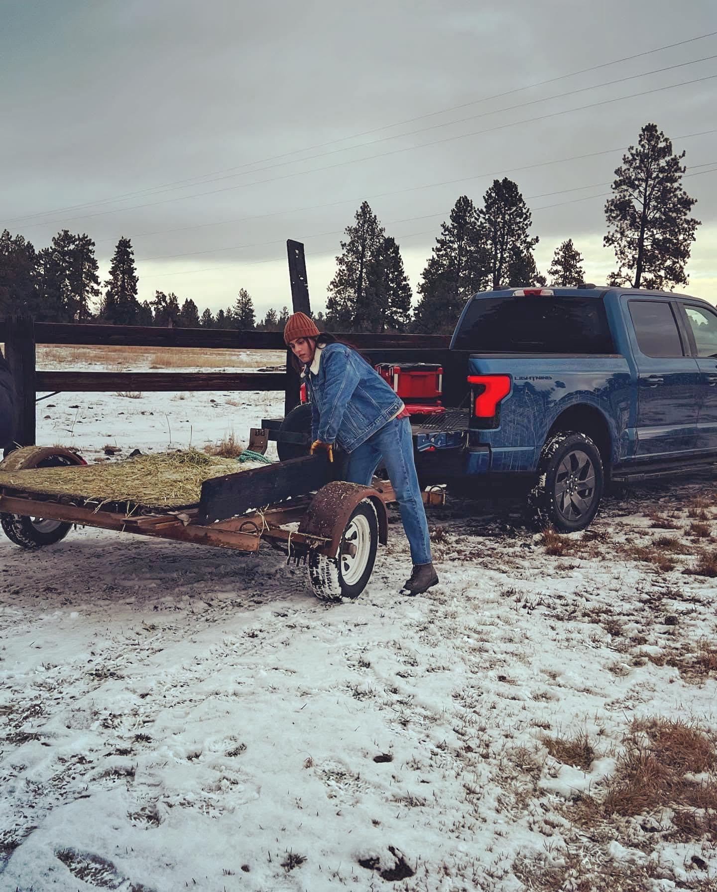 Ford F-150 Lightning Ford's epic Lightning bait-and-switch is complete (the official "I'm out" thread). tning-atlas-blue-rapid-red-metallic-pics-6-jpg-