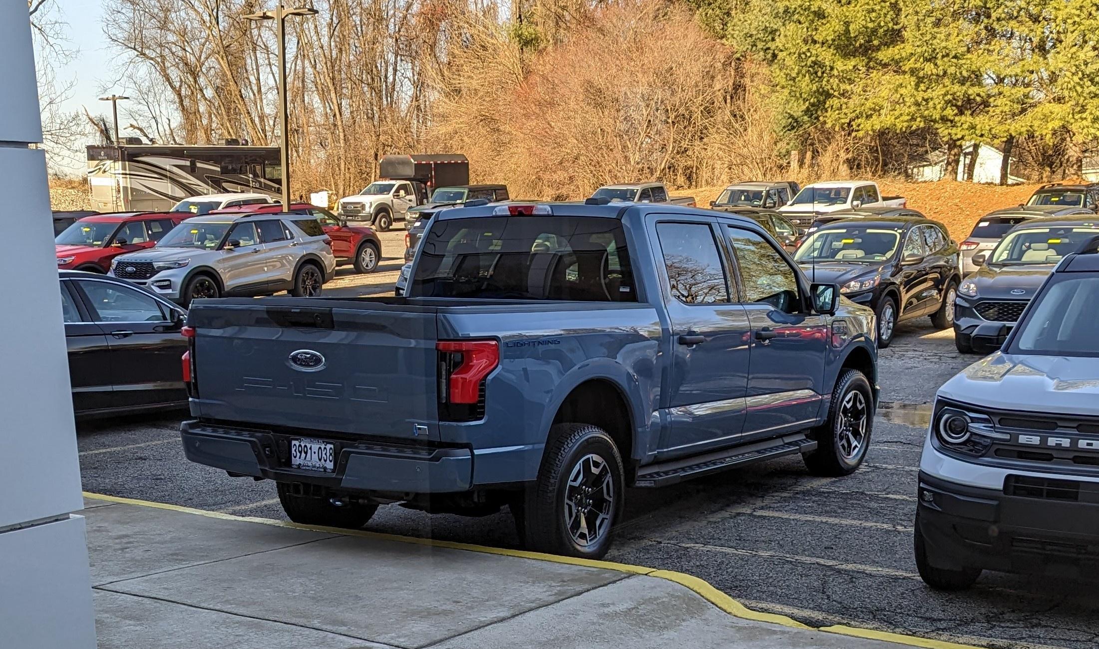 Ford F-150 Lightning ✅ 11/28 Lightning Build Week Group (MY2023) z3YITd