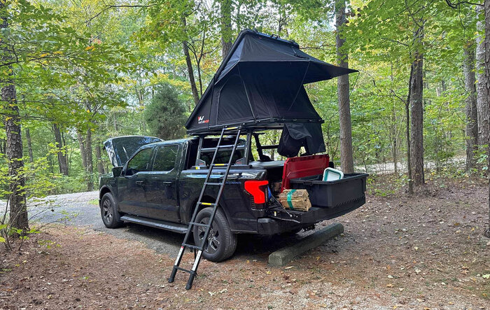 Rooftop Camping Setup -- Naturnest RTT